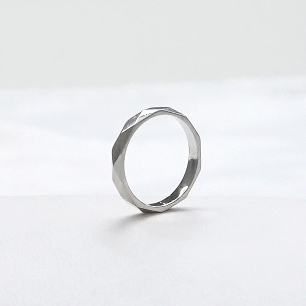 Diamond Pattern Silver Ring